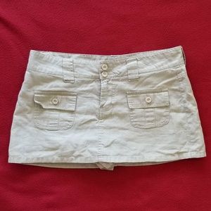 L.E.I. Beige women's skort size 5 skirt